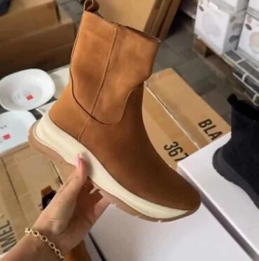 Čizme: Cizmice

NABAVKA
36-41
4300 din 💥 — 5