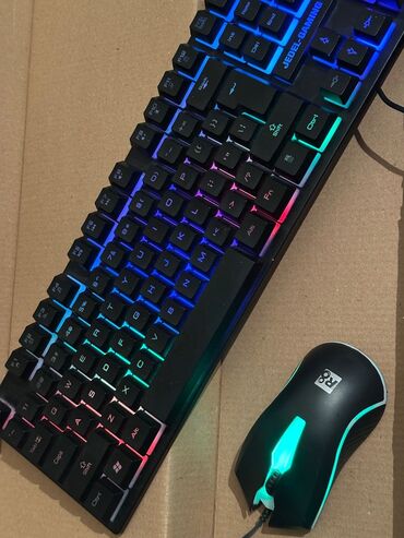 klaviatura mouse: Çox az istifadə olunub heçbir prablemi yoxdur təbiiki, işıqlıdır