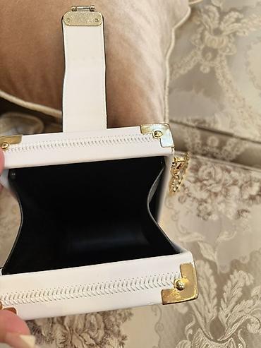 imagination louis vuitton: Ağ rəngli qutu formalı çiyin çantası - Dizayn: Sərt “box” forma — 3