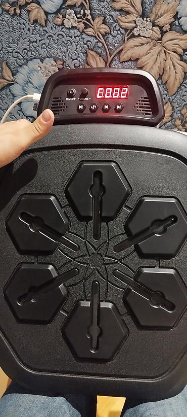 Boks aparatları: LED işıqlı divar tipli boks/reaksiya məşq paneli - 7 istiqamətdə — 7