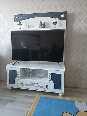 TV altlığı: İşlənmiş, Düz TV altlığı, Polkalı, Laminat, Azərbaycan — 2