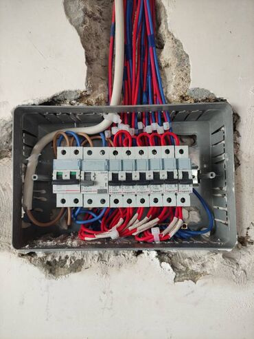 Kimya: ⚡ Peşəkar Elektrik Xidmətləri ⚡ 🔹 Yeni və köhnə mənzillərdə elektrik