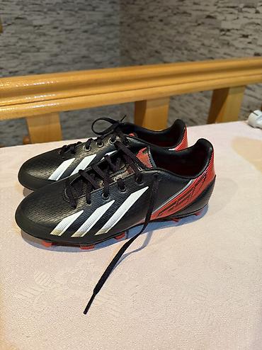 Кроссовки и спортивная обувь: Orjinal adidasdır 
30 nömre ölçüsüdür
Heç geyinilmeyib — 2