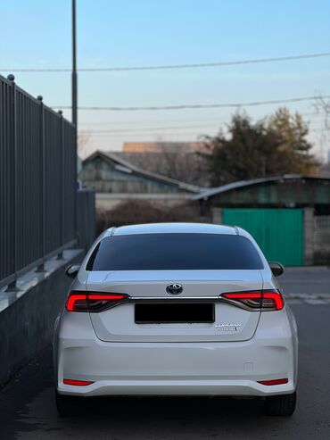 Toyota: Toyota Corolla: 2019 г., 1.8 л, Вариатор, Гибрид, Седан — 5