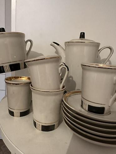 Кухонные принадлежности: Фарфоровый кофейно-чайный сервиз в классическом стиле. Состав по — 3