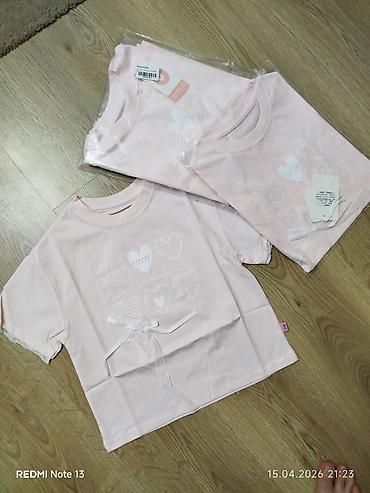 Dəstlər: Uşaq geyim dəstləri 1) Krem rəngli 2 hissəli dəst: - Qolsuz jilet — 6