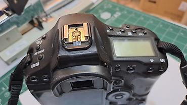 Fotokameralar: Canon EOS-1D X bodi - Peşəkar tam kadr (Full-Frame) DSLR fotoaparat — 6