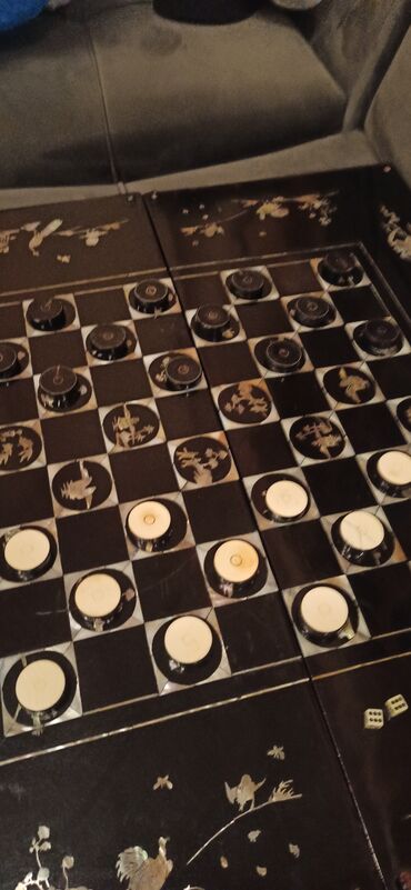 Sandıqlar: Əl işinə bənzər lak qutusu – şərq nağılı üslublu miniatür rəsmlə. - — 11