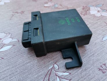 Auto delovi: Komutator Zastava,Yugo broj 2. Novo. Sest pinova. Cena 2000 dinara — 4