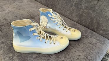 женские кеды на липучках: Продаю крутецкие кеды All Star с необычным принтом лимитированная