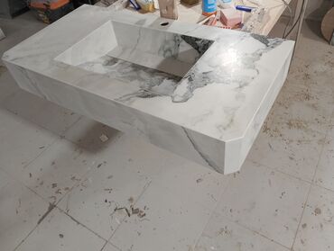 Çanaqlar, tülpanlar: Mərmər görünümlü monolit lavabolu banyo tezgahı - Material — 3