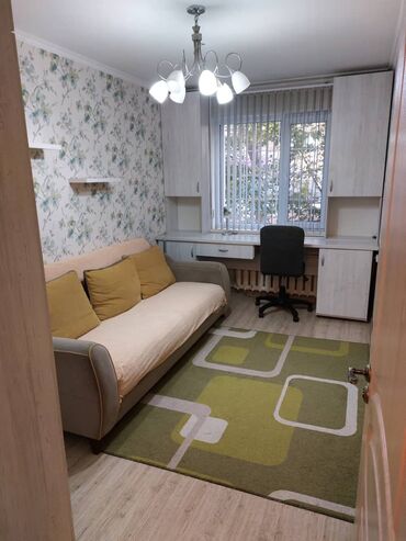 срочная продажа квартир в бишкеке без посредников: 2 бөлмө, 43 кв. м, 104-серия, 1 кабат, Евроремонт