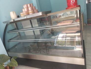 şüşəli soyuducu: Kabab ve sirniyyat ucun. Vitrin soyuducu ela veziyyetde olcu 2 metre