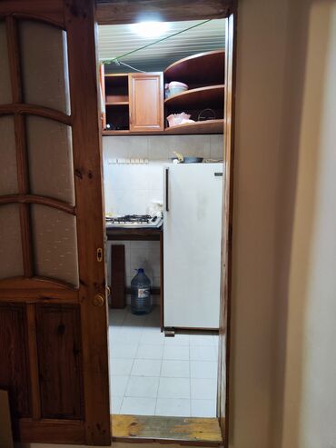 Uzunmüddətli kirayə mənzillər: Popov-A.məmmədov küç,2 otaq + 1 kiçik otaq,3/1-i,h/t, ayrı girişi olan — 13