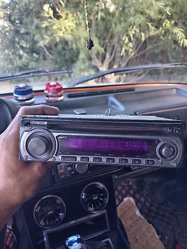 dinami: Kenwood avtomobil maqnitofonu - 1-DIN ön panel, geniş bənövşəyi LCD — 1