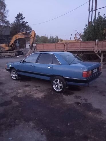 купить автомобиль битый на ходу: Audi 100: 1986 г., Механика, Бензин, Седан