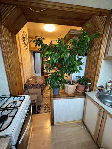 квартира дордой плаза: 2 бөлмө, 52 кв. м, 106-серия, 9 кабат, Косметикалык ремонт