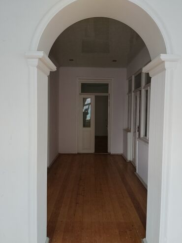 Həyət evləri və villaların satışı: 4 otaqlı, 400 kv. m, Kredit yoxdur, Orta təmir — 12