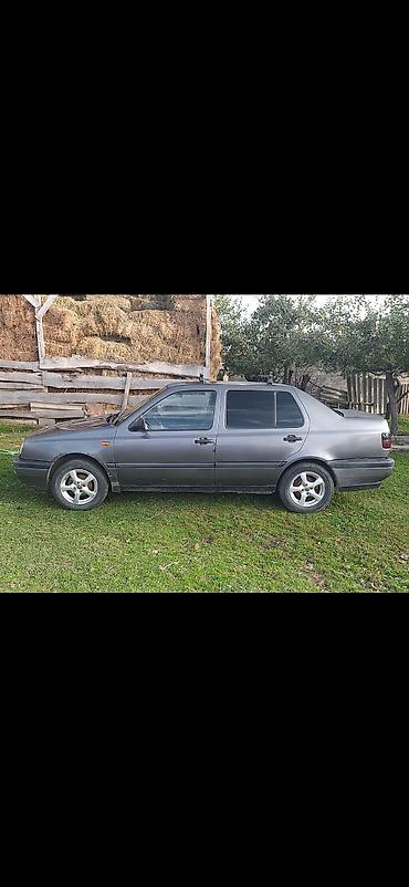 Volkswagen: Volkswagen Vento: 1994 г., 1.8 л, Механика, Бензин, Седан — 1