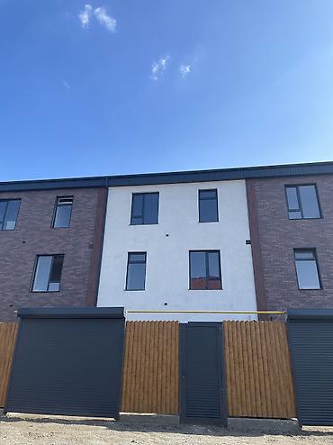 Продажа таунхаусов: 🔥🔥🔥Продаётся таунхаус в мкр Тунгуч 160 м² на 3 — 2