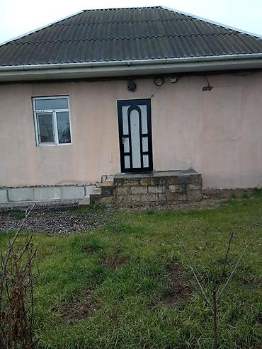 Həyət evləri və villaların satışı: 3 otaqlı, 70 kv. m, Orta təmir — 1