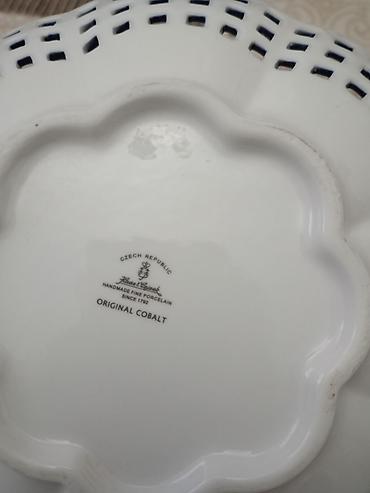 Qab-qacaq və mətbəx ləvazimatları: Tort və şiriniyyat qabı, Çexiya — 3