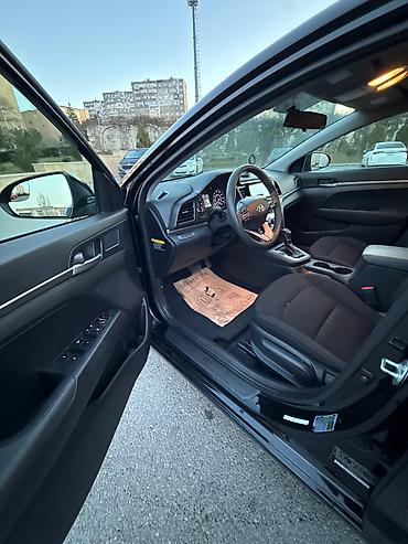 Hyundai: Hyundai Elantra: 2 l | 2019 il Sedan — 13