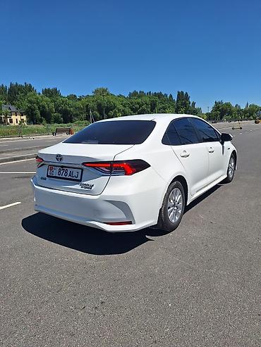Продажа авто: Toyota Corolla: 2023 г., 1.8 л, Вариатор, Гибрид, Седан — 9
