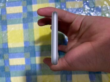iphone x рассрочка: IPhone 8, Б/у, 64 ГБ, Белый, 92 %