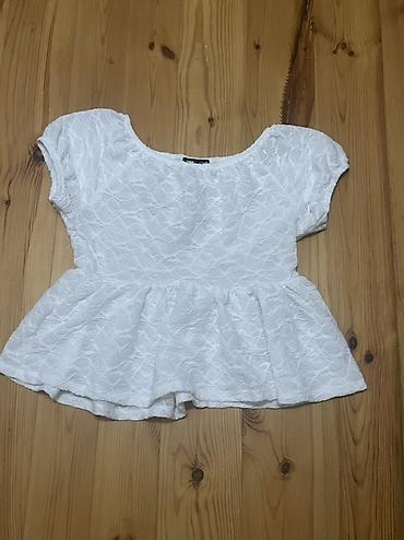 8 element parfüm: Ağ rəngli, qısaqollu, peplum kəsimli qadın bluz. - Material — 1