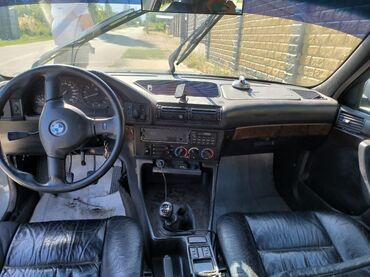 тесла модел с: BMW 525: 1992 г., 2.8 л, Механика, Бензин, Седан