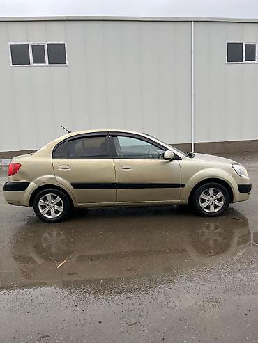 Kia: Kia Rio: 1.4 l | 2008 il Sedan — 3