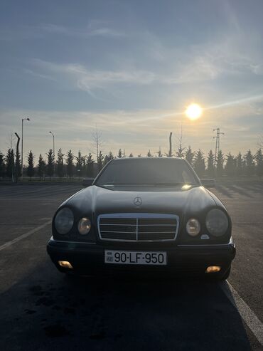 ceska arxa stop: Mercedes-Benz E 240: 2.4 l | 1998 il Sedan