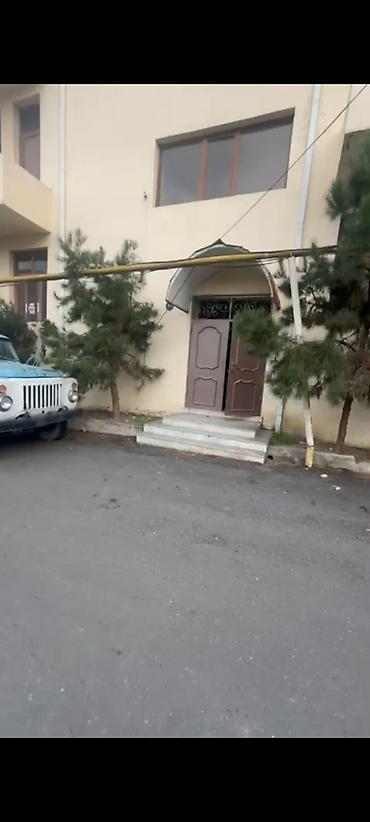 mansarli heyet evleri: Satılır: 3 mərtəbəli, mansardlı çoxmərtəbəli yaşayış/binə — 5