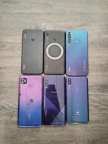 online kredit telefon: Bir paket smartfon satılır – müxtəlif markalar və modellər. Şəkillərdə — 1