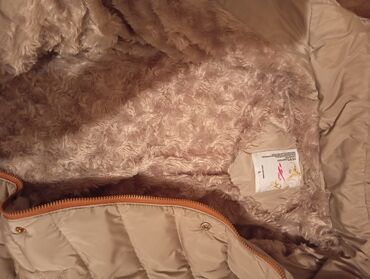 Zimske jakne: Zimske ženske jakne – 4 modela 4 JAKNE ZA 5000 1) Maslinasto zelena — 5