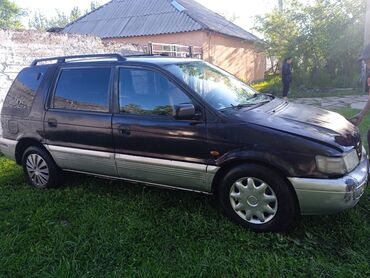 Mitsubishi: Mitsubishi Space Wagon: 1997 г., 2 л, Механика, Бензин, Минивэн