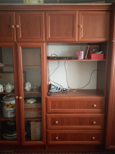 мебель из дерева: Шкаф
