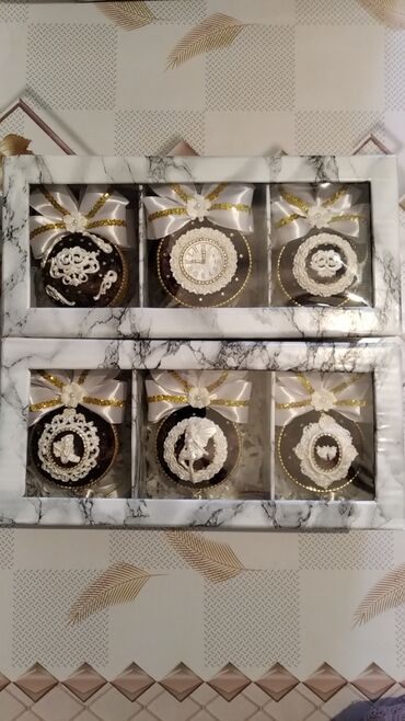 Ёлочные шары и украшения: Пластиковые шары, бархот мраморный,лепнина,стразы — 13