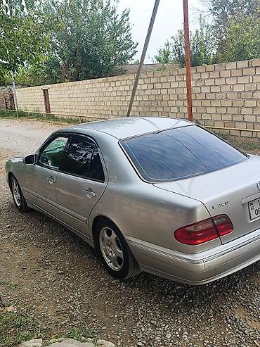 3 e30: Mercedes-Benz E 320: 3.2 l | Sedan — 4