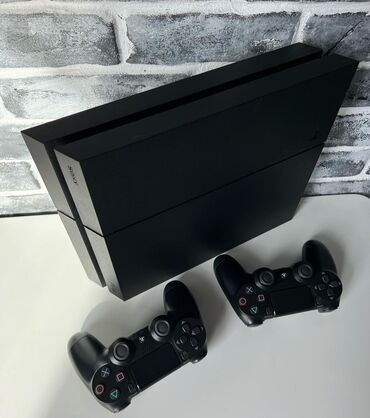 PS4 (Sony PlayStation 4): Fat модель. Память 1000гб, состояние отличное Заводская пломба на