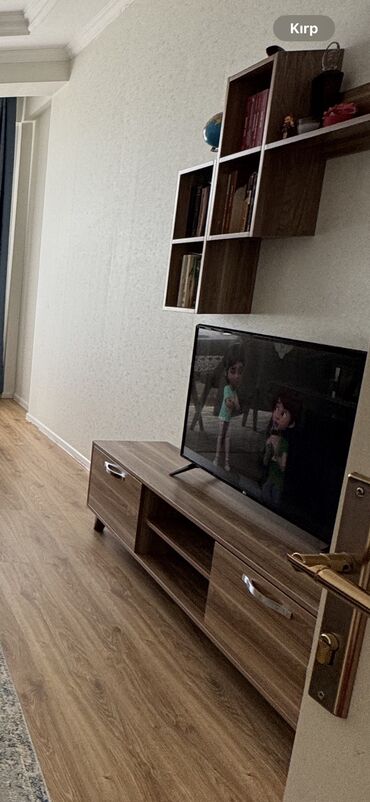 taxtadan: İşlənmiş, Düz TV altlığı, Polkalı, Taxtalı