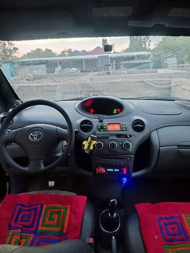 авто из кареи: Toyota Yaris: 1999 г., 1 л, Механика, Бензин, Хэтчбэк