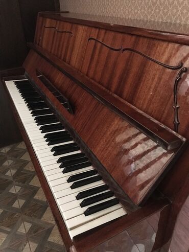 пианино бишкек бу: Продаю пианино «Аккорд». В отличном состоянии. Инструмент рабочий
