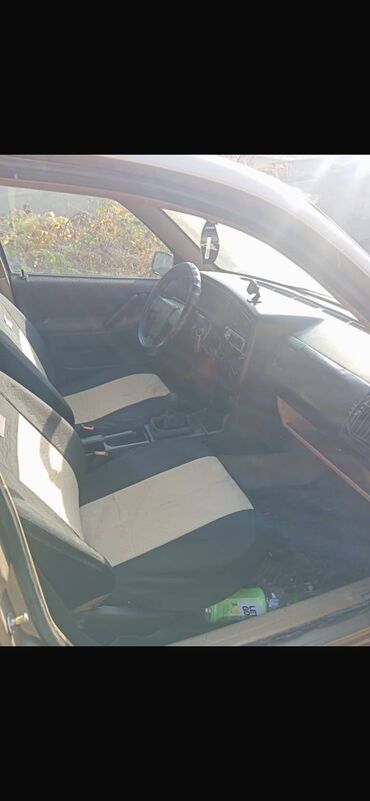 Volkswagen: Volkswagen Passat: 1990 г., 1.8 л, Механика, Бензин, Седан — 8