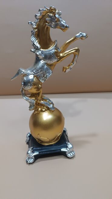 Fiqurlar: Fiqur, rəng - Qızılı — 5