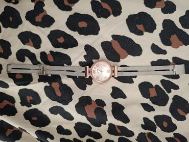 dugena sat: Classic watch, Avon, Female