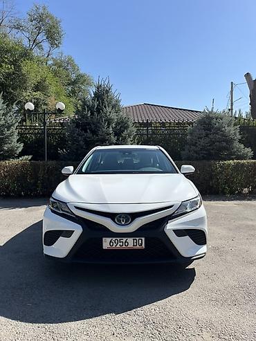 Toyota: Toyota Camry: 2020 г., 2.5 л, Автомат, Гибрид, Седан — 2