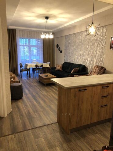 Uzunmüddətli kirayə mənzillər: Yasamal Rayonu Nizami Metrosu Nizami Mall 2 otaq. Mərtəbə - 19/7 Otaq — 1