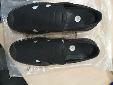 Ayaqqabılar: Qara dəri slip-on kişi ayaqqabısı - Kəsik havalandırma panelləri ilə — 1